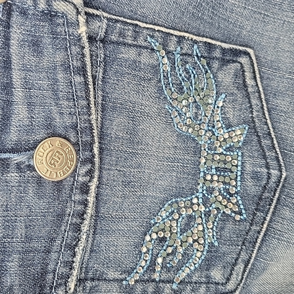 Rock‎ & Republic Blue Boot Cut Jeans for Effortless Style - Picture 6 of 9